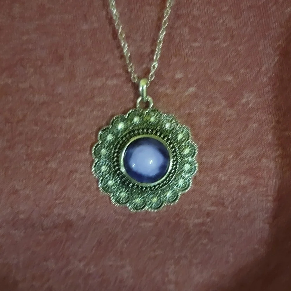 NECKLACES - Picture 7 of 7